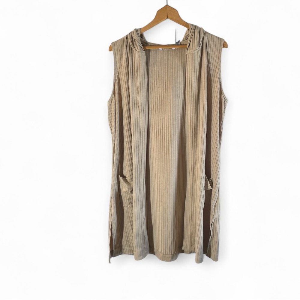 F2- Isaac Mizrahi Beige Striped Sleeveless long vest Tunic
